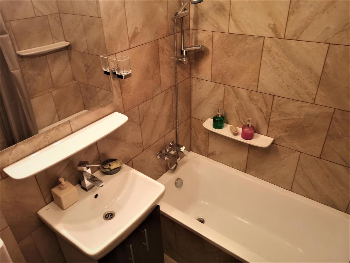 Apartament Anca ブカレスト エクステリア 写真