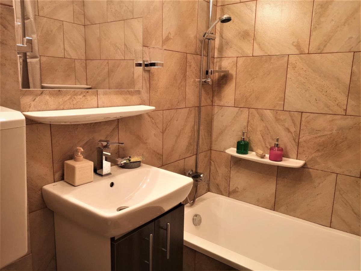 Apartament Anca ブカレスト エクステリア 写真